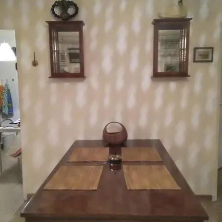 Апартаменты Charming Apt With Parking Close To The Beach!