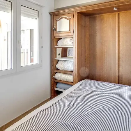 Charming Apt With Parking Close To The Beach!