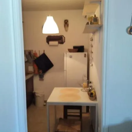 Charming Apt With Parking Close To The Beach! Апартаменты Санари-сюр-Мер