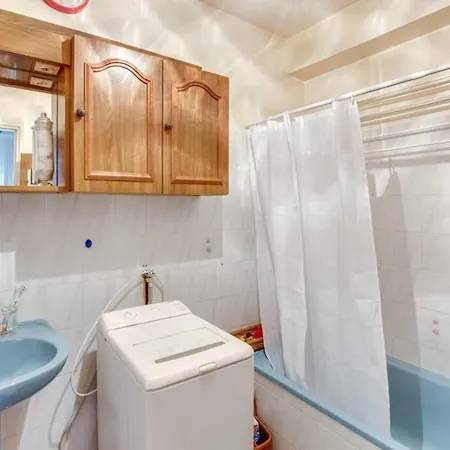 Lejlighed Charming Apt With Parking Close To The Beach! *